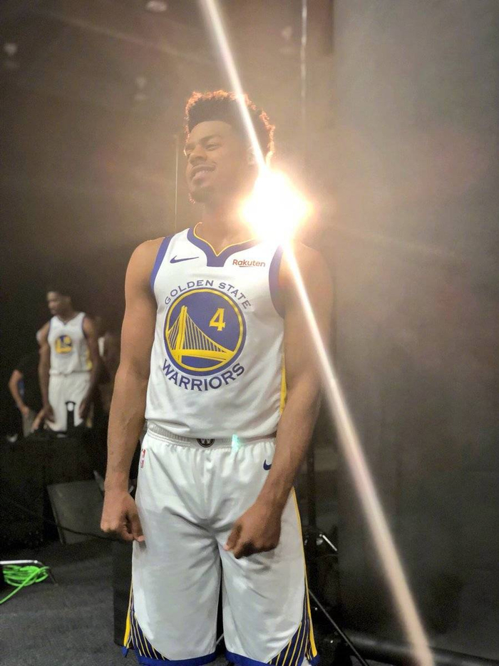 特斯口中的 特斯口中的