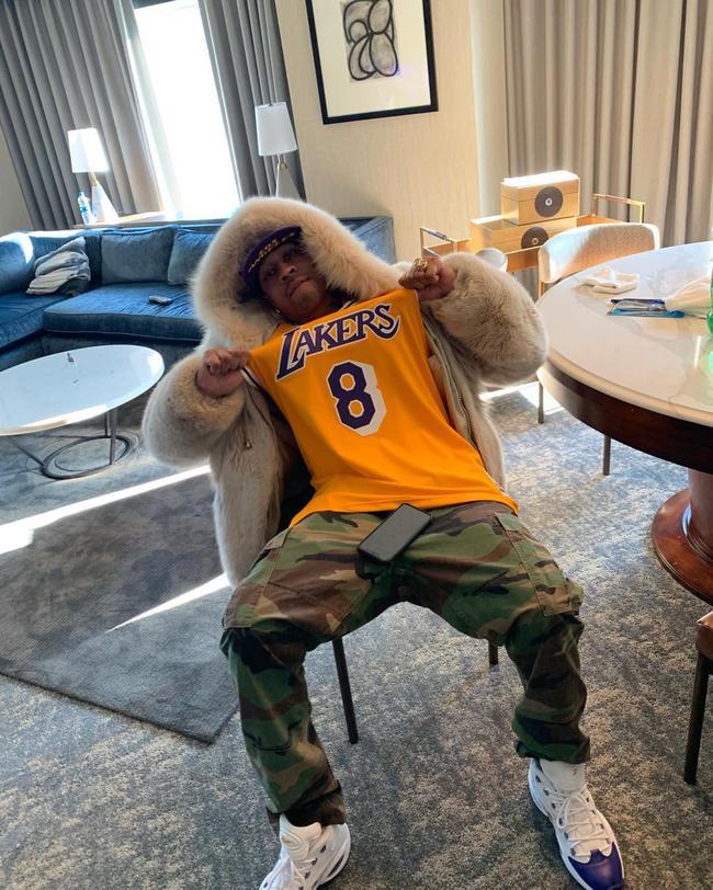 力求把球拍 力求把球拍