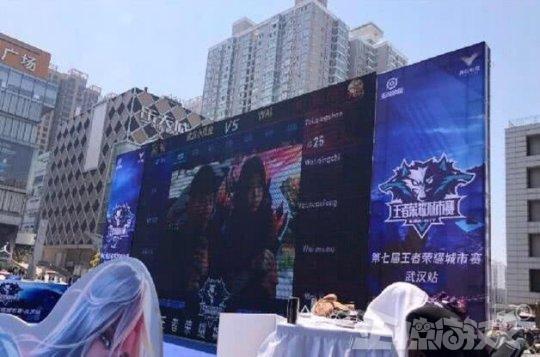 与传统走廊 与传统走廊
